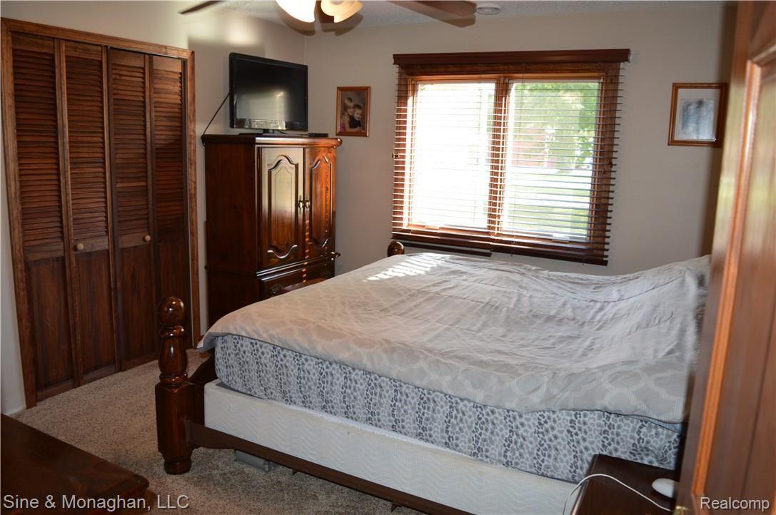 8635 Stone Road Algonac, MI 48001 - Photo 22 of 28 023.JPG