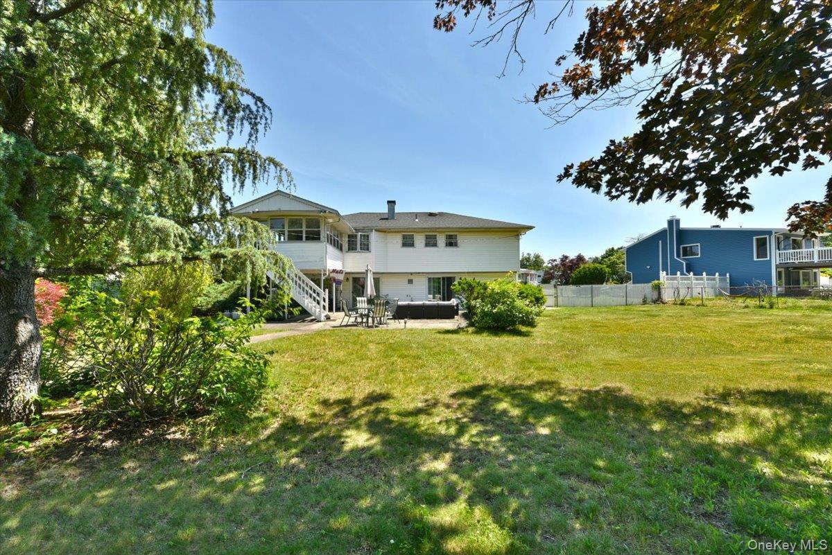 44 Peppermint Road Commack, NY 11725 - Photo 29 of 35