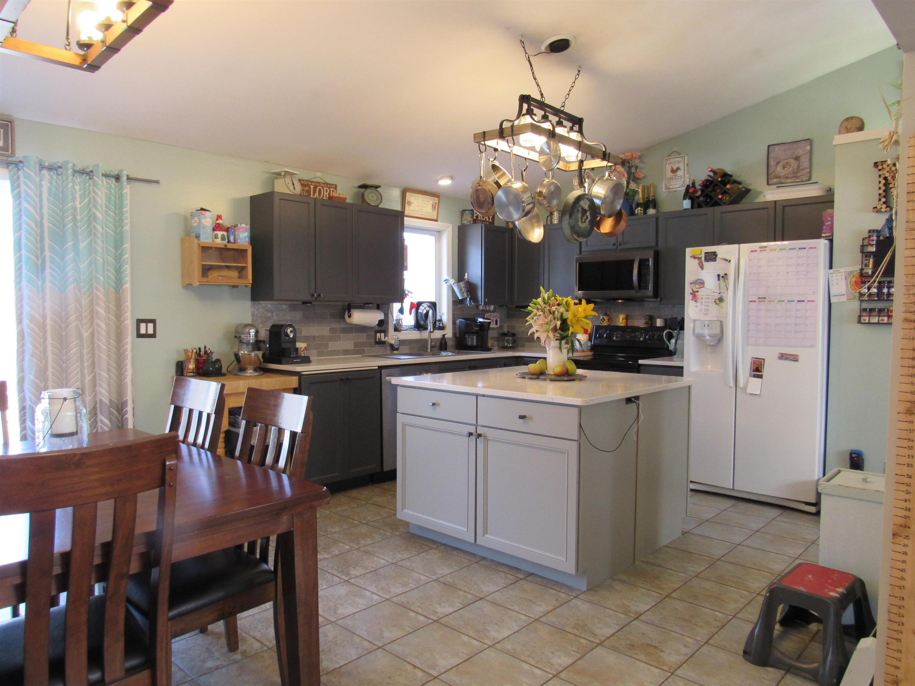 15 Fieldstone Road Gorham, NH 03581 - Photo 7 of 33