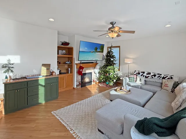 $3,250 | 4591 Empress Way North, Hugo, MN 55038