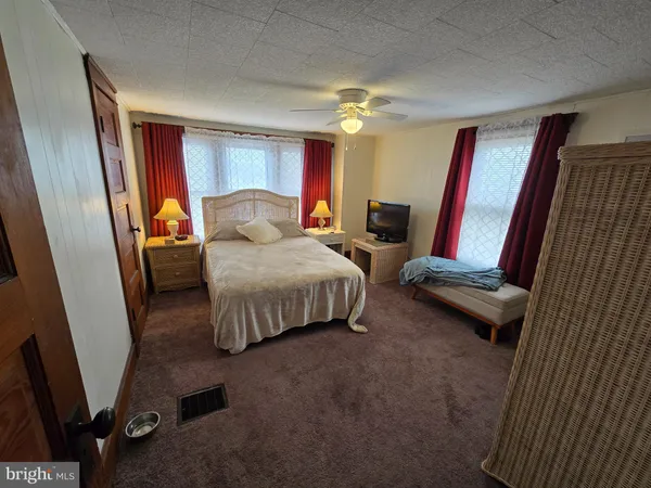 $155,000 | 52 Maryland Avenue, Crisfield, MD 21817