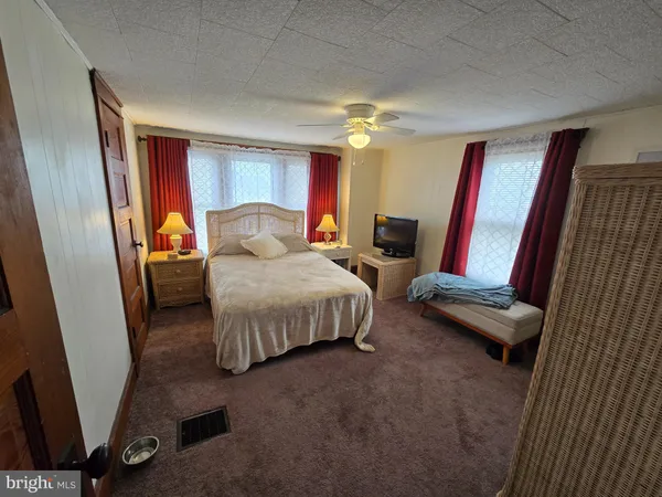 $155,000 | 52 Maryland Avenue, Crisfield, MD 21817