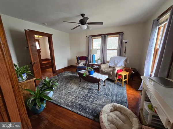 $155,000 | 52 Maryland Avenue, Crisfield, MD 21817