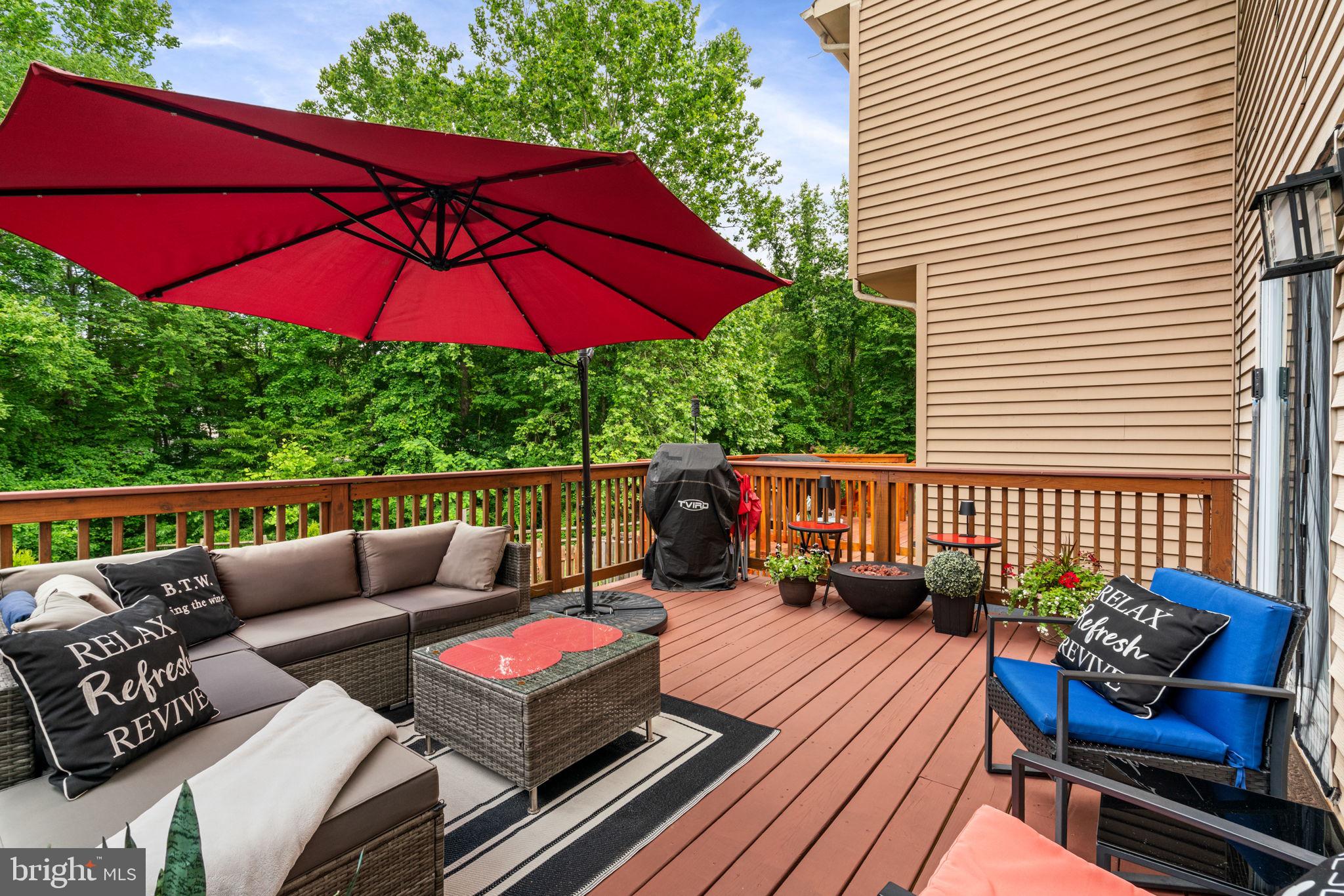 3653 Crows Nest Point Triangle, VA 22172 - Photo 41 of 54 Access to deck from kitchen.