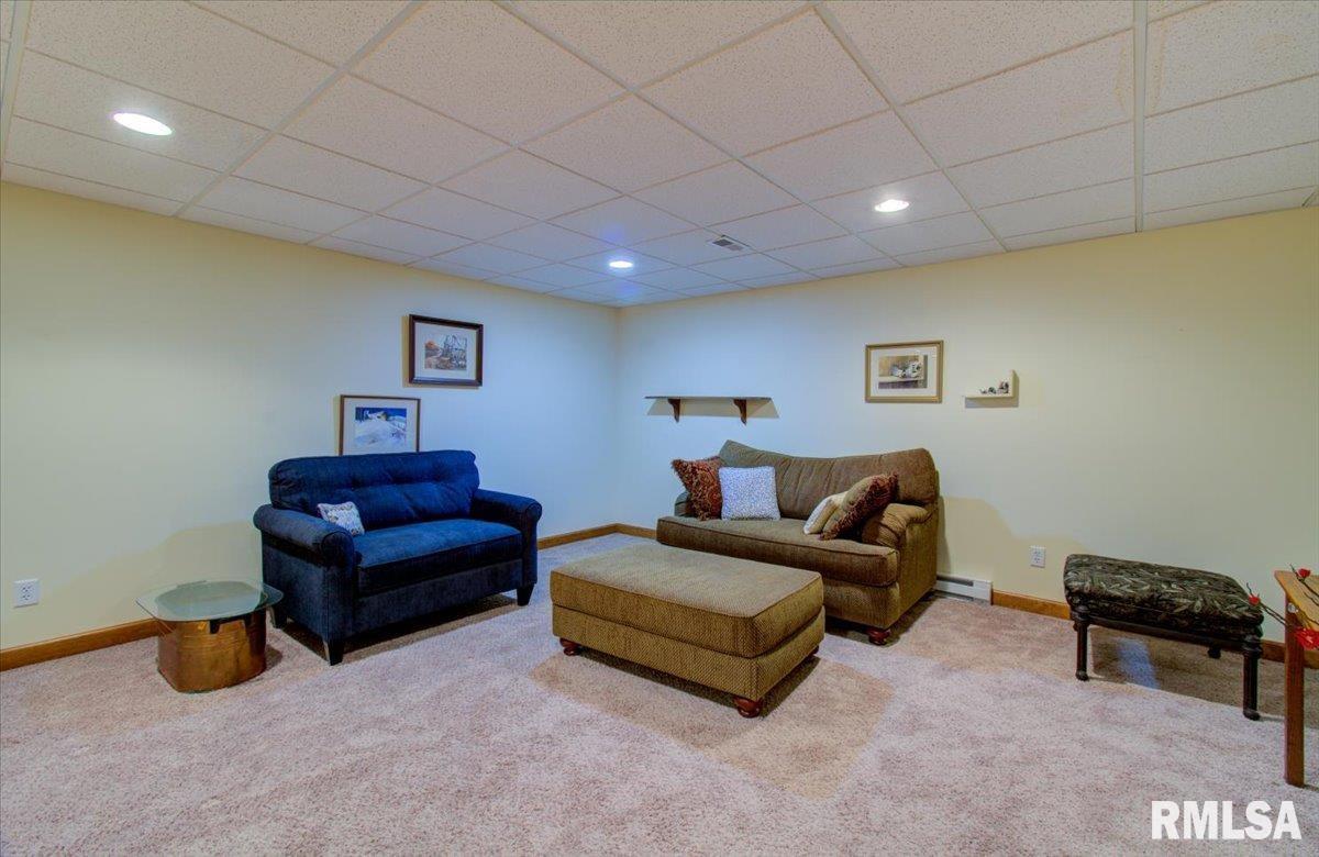 1412 Old Crows Way Springfield, IL 62712 - Photo 29 of 44 Gallery Image 29