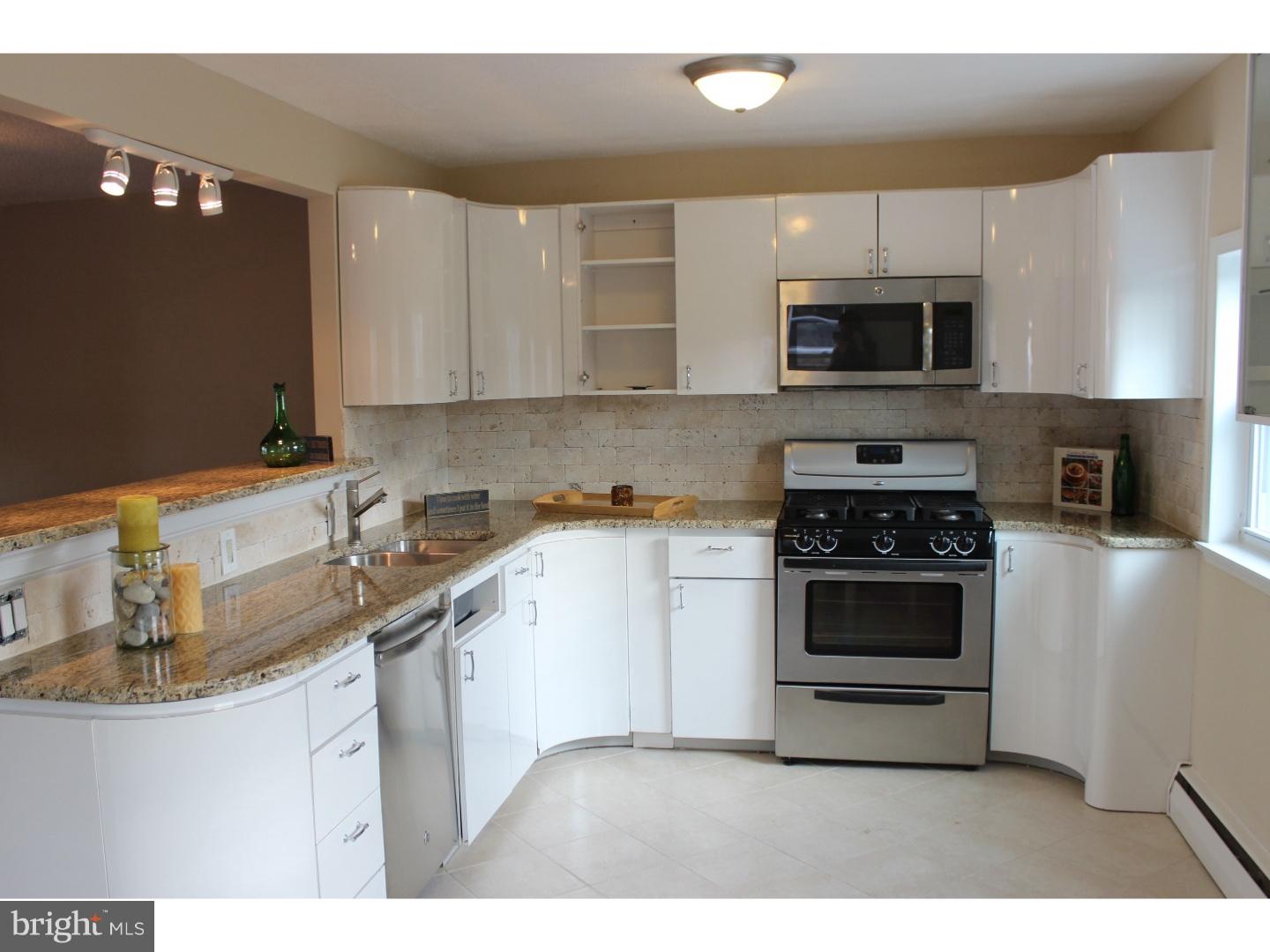 4140 Fairdale Road Philadelphia, PA 19154 - Photo 10 of 21 Kitchen