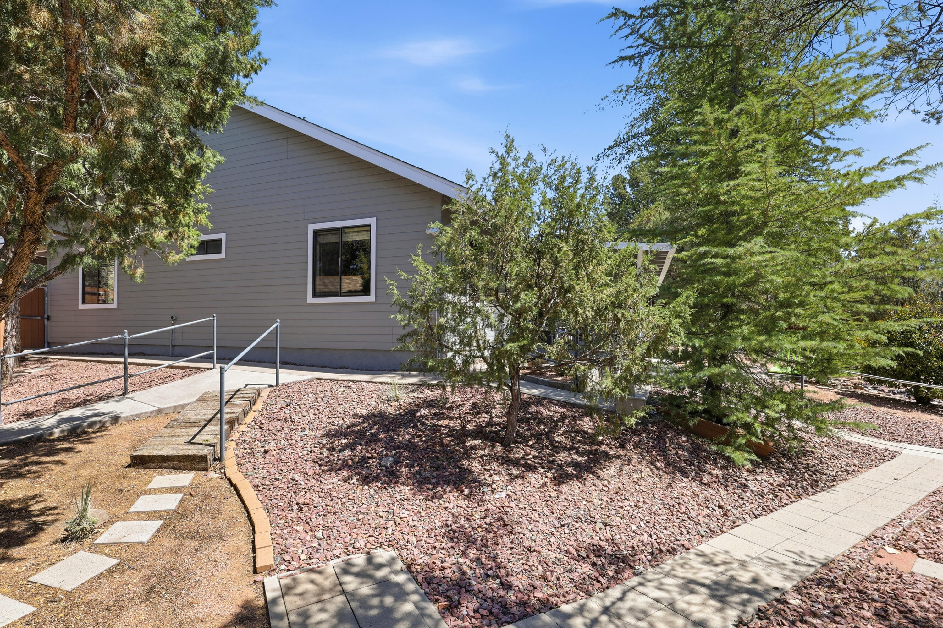 910 West Wagon Trail Payson, AZ 85541 - Photo 25 of 35 a backyard of a house with table and chairs