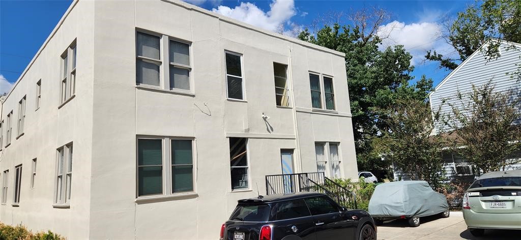 2905 Albany Street, Unit 2 Houston, TX 77006 - Photo 1 of 11