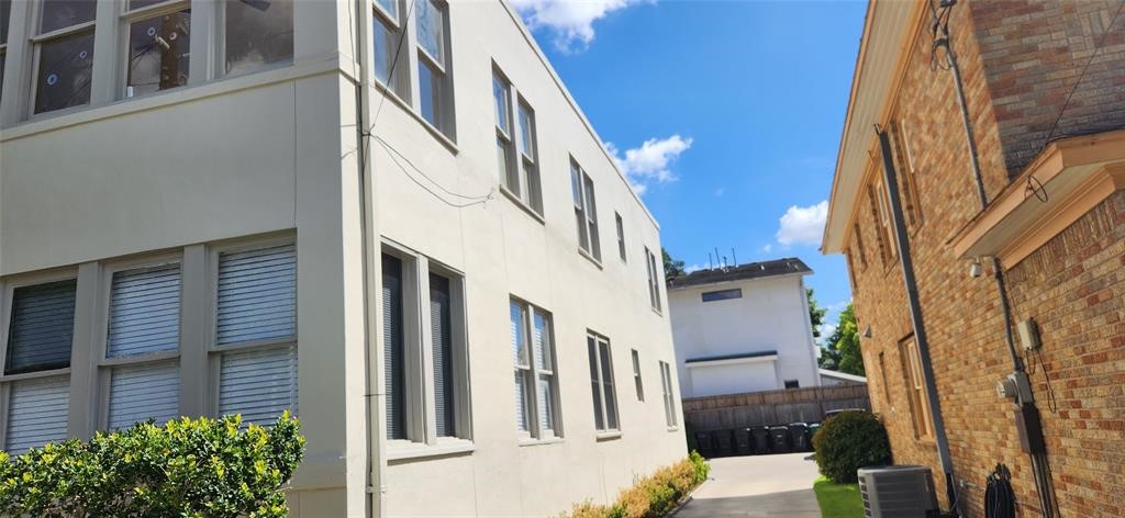 2905 Albany Street, Unit 2 Houston, TX 77006 - Photo 2 of 11