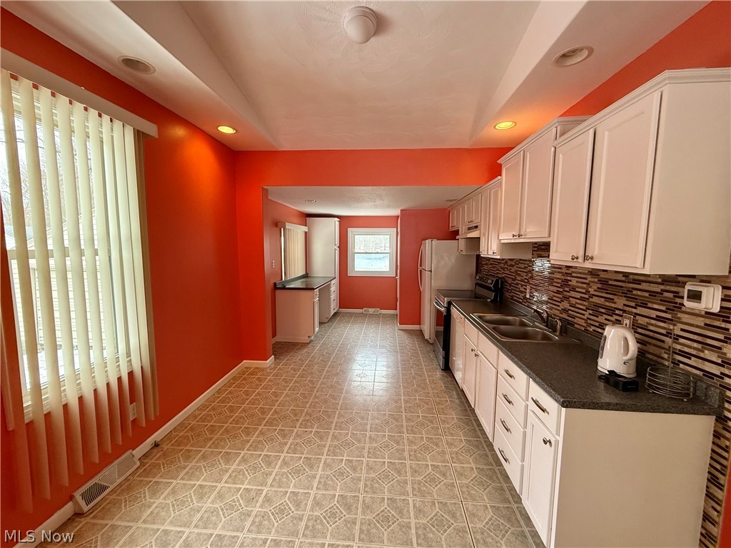 527 North Raccoon Road Youngstown, OH 44515 - Photo 4 of 20 Gallery Image 4