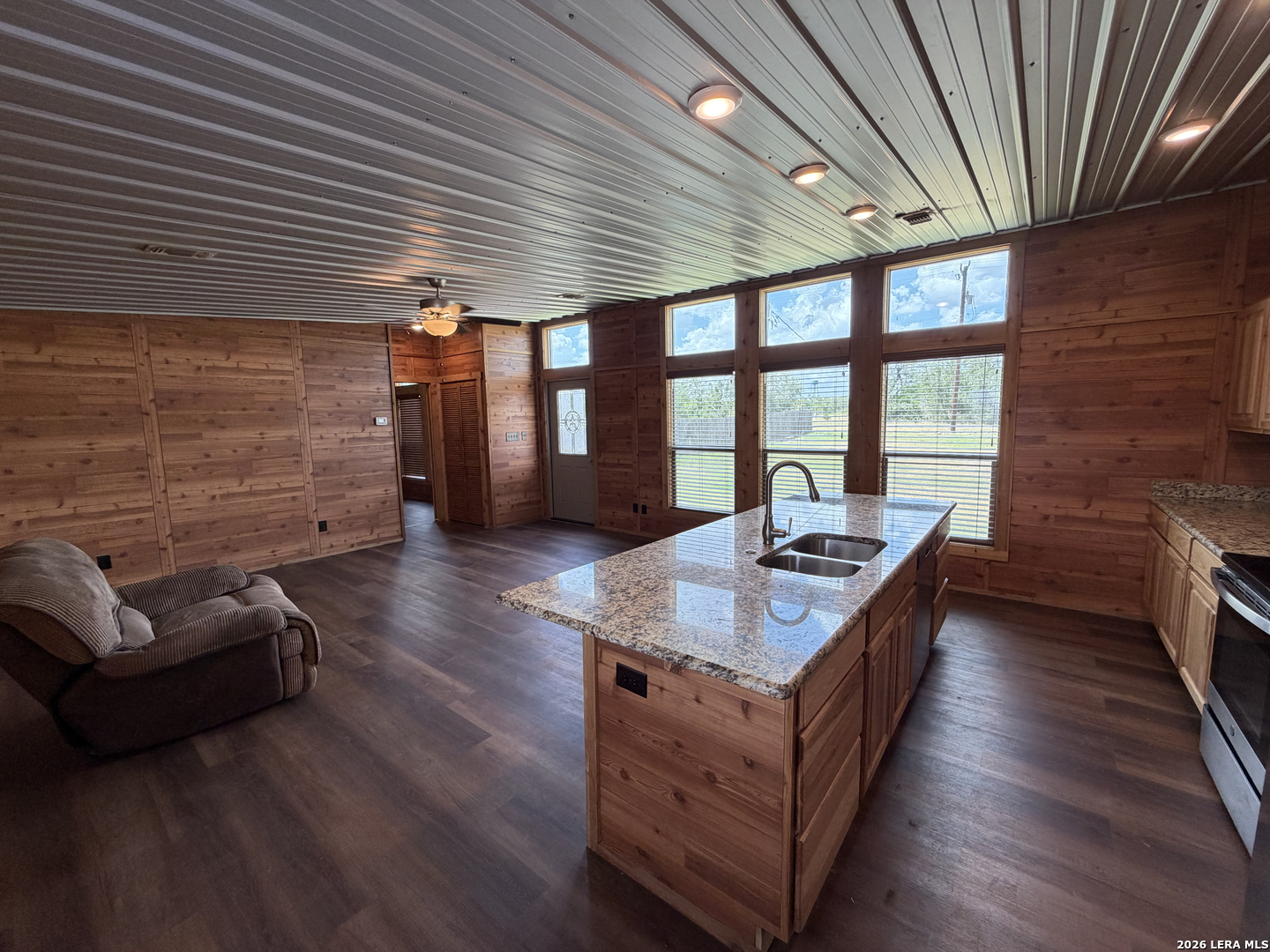 7002 County Road 4514 Devine, TX 78016 - Photo 8 of 24