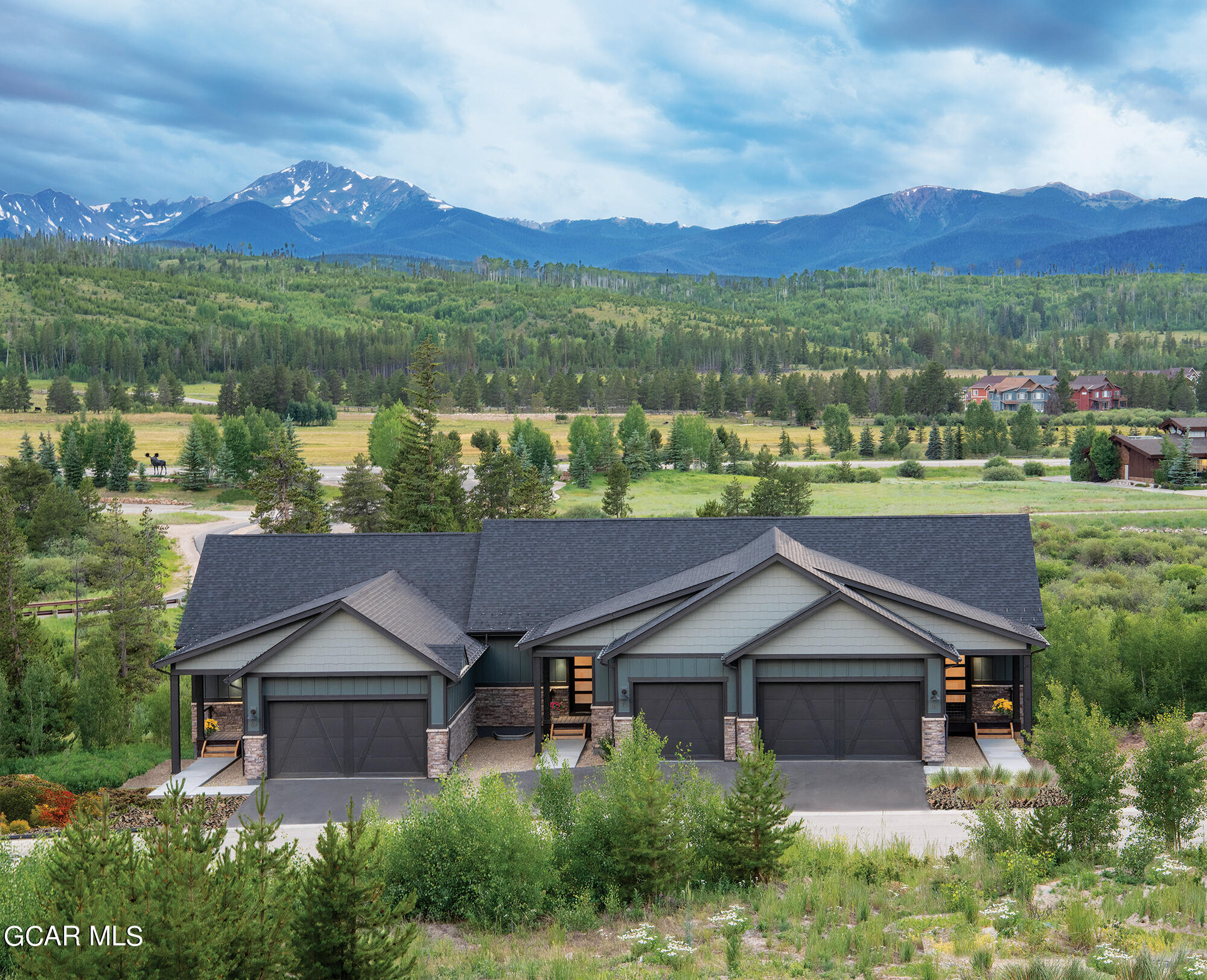 127 Homestead Loop Fraser, CO 80442 - Photo 5 of 22 a house with a garden