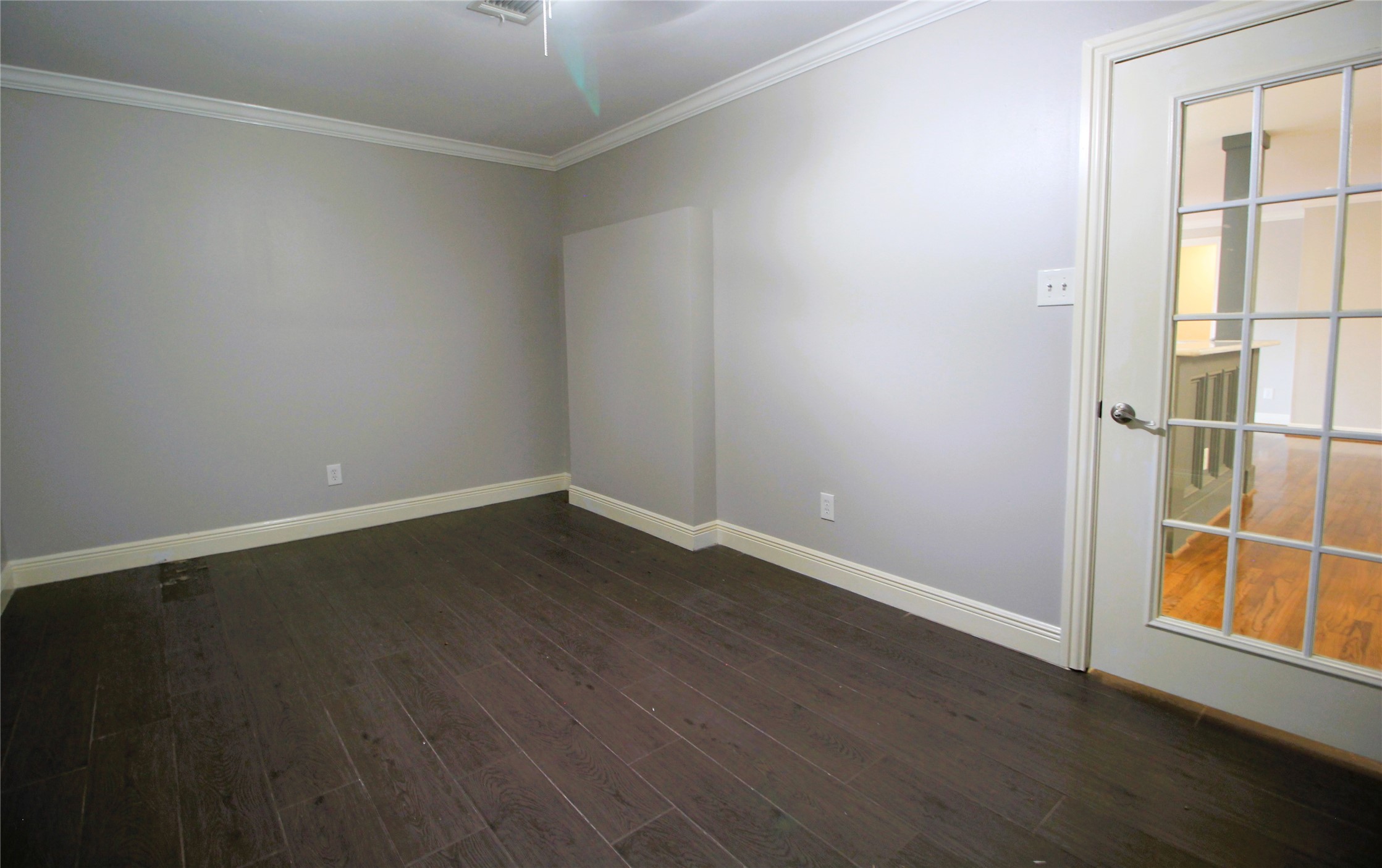 6729 Sylvan Road Houston, TX 77023 - Photo 10 of 27 Extra room off the living area