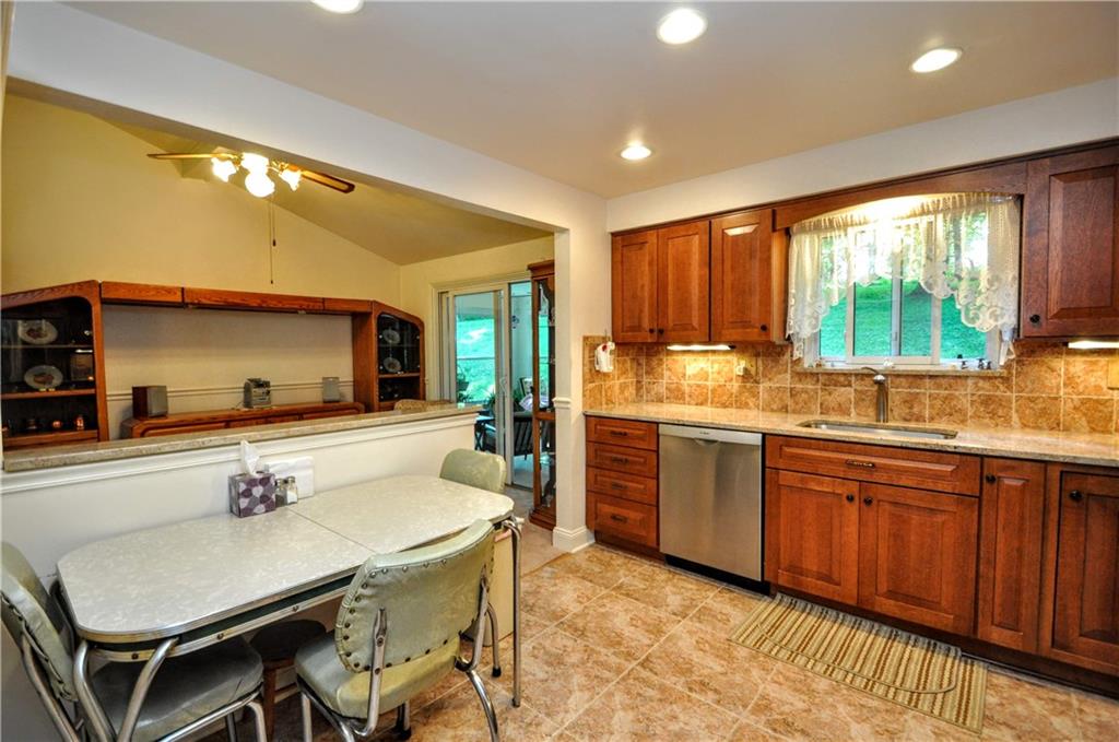 796 Valley View Road Eighty Four, PA 15330 - Photo 6 of 25