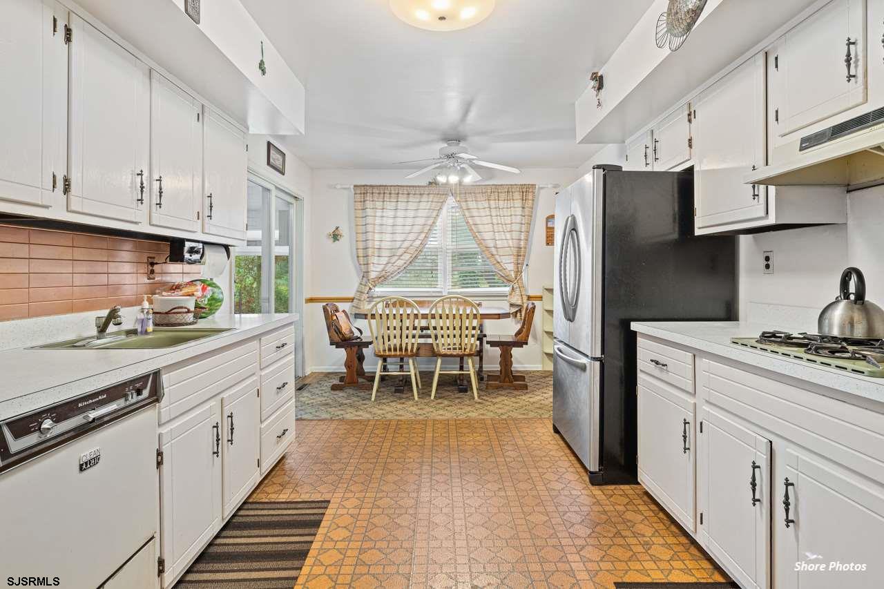 54 Gulph Mill Road Somers Point, NJ 08244 - Photo 10 of 20