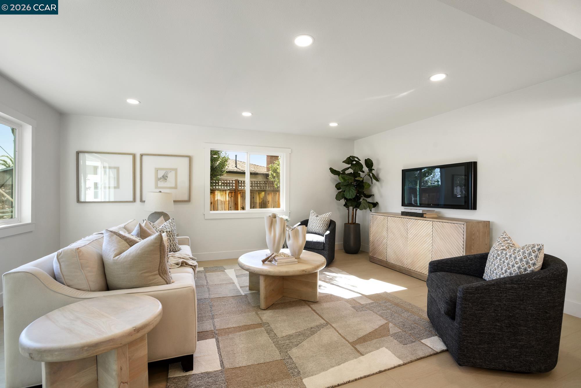 1543 Laverne Court Concord, CA 94521 - Photo 9 of 51