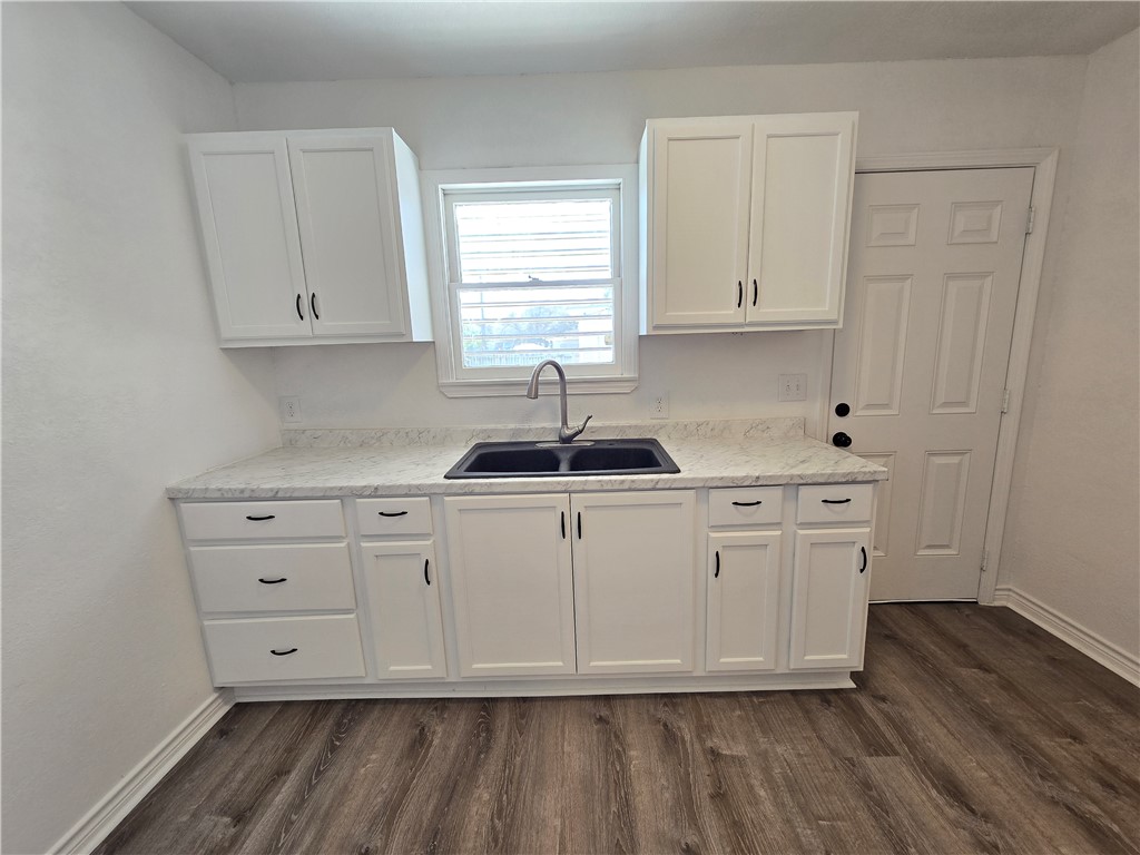 3605 Chestnut Street Corpus Christi, TX 78411 - Photo 11 of 20