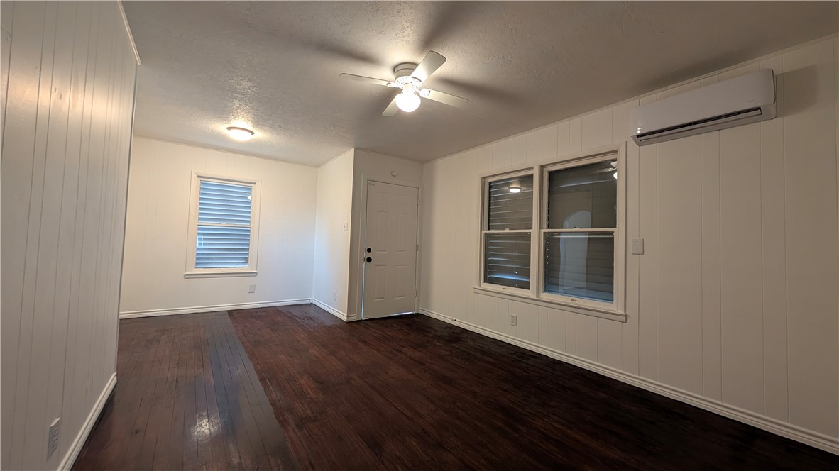 3605 Chestnut Street Corpus Christi, TX 78411 - Photo 7 of 20