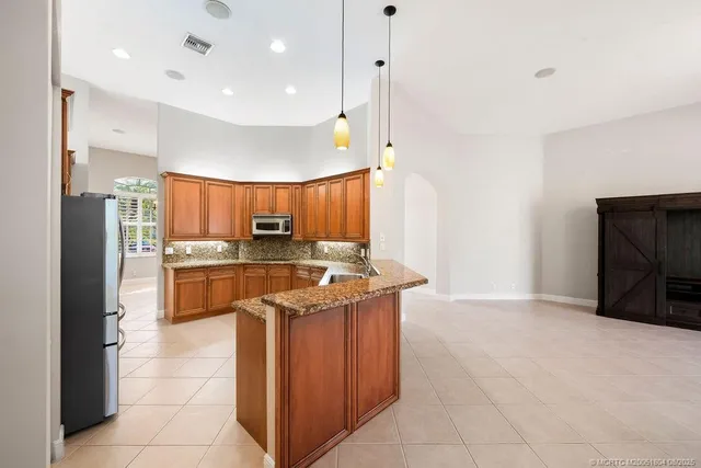 $5,500 | 511 Southwest Squire Johns Lane, Palm City, FL 34990