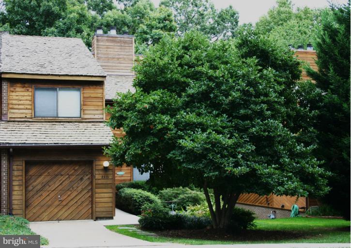2231 Cedar Cove Court Reston, VA 20191 - Photo 1 of 30 Exterior (Main)
