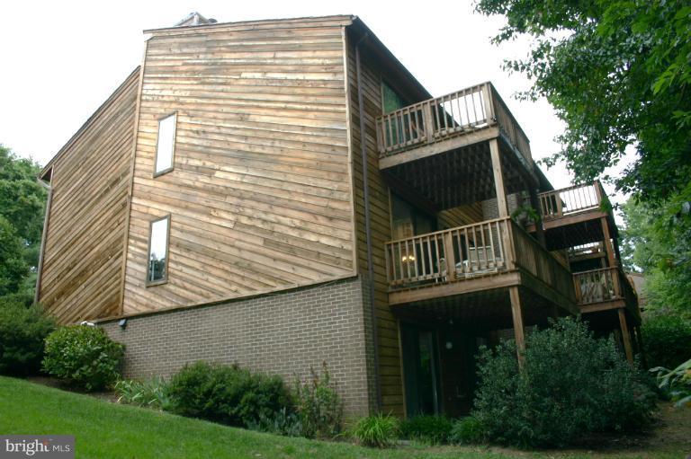 2231 Cedar Cove Court Reston, VA 20191 - Photo 24 of 30 Exterior (Rear)