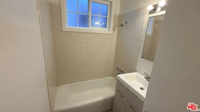 $2,200 | 1451 Redondo Avenue, Unit 1, Long Beach, CA 90804