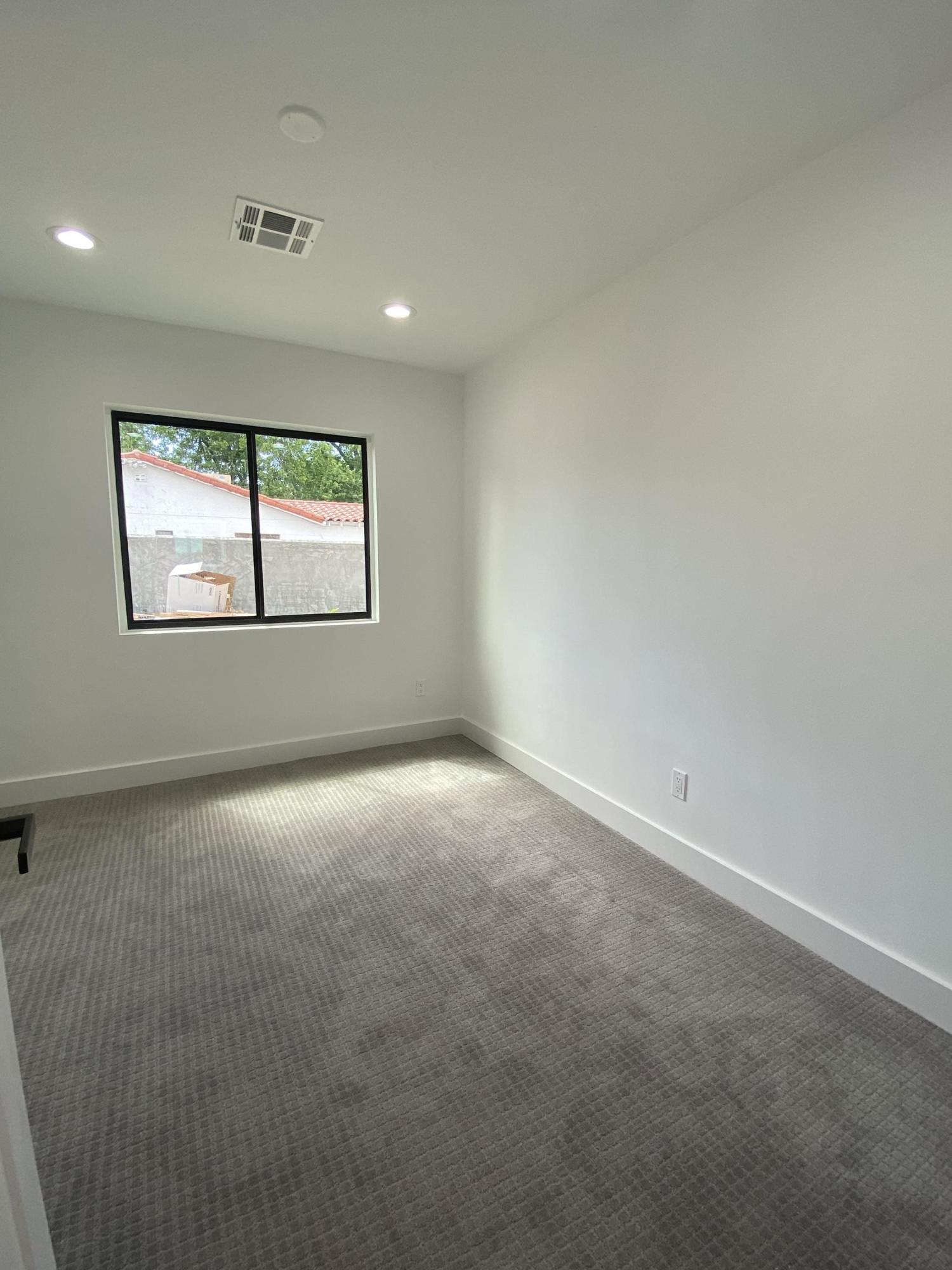 2442 East Osborn Road Phoenix, AZ 85016 - Photo 29 of 39 IMG-6526