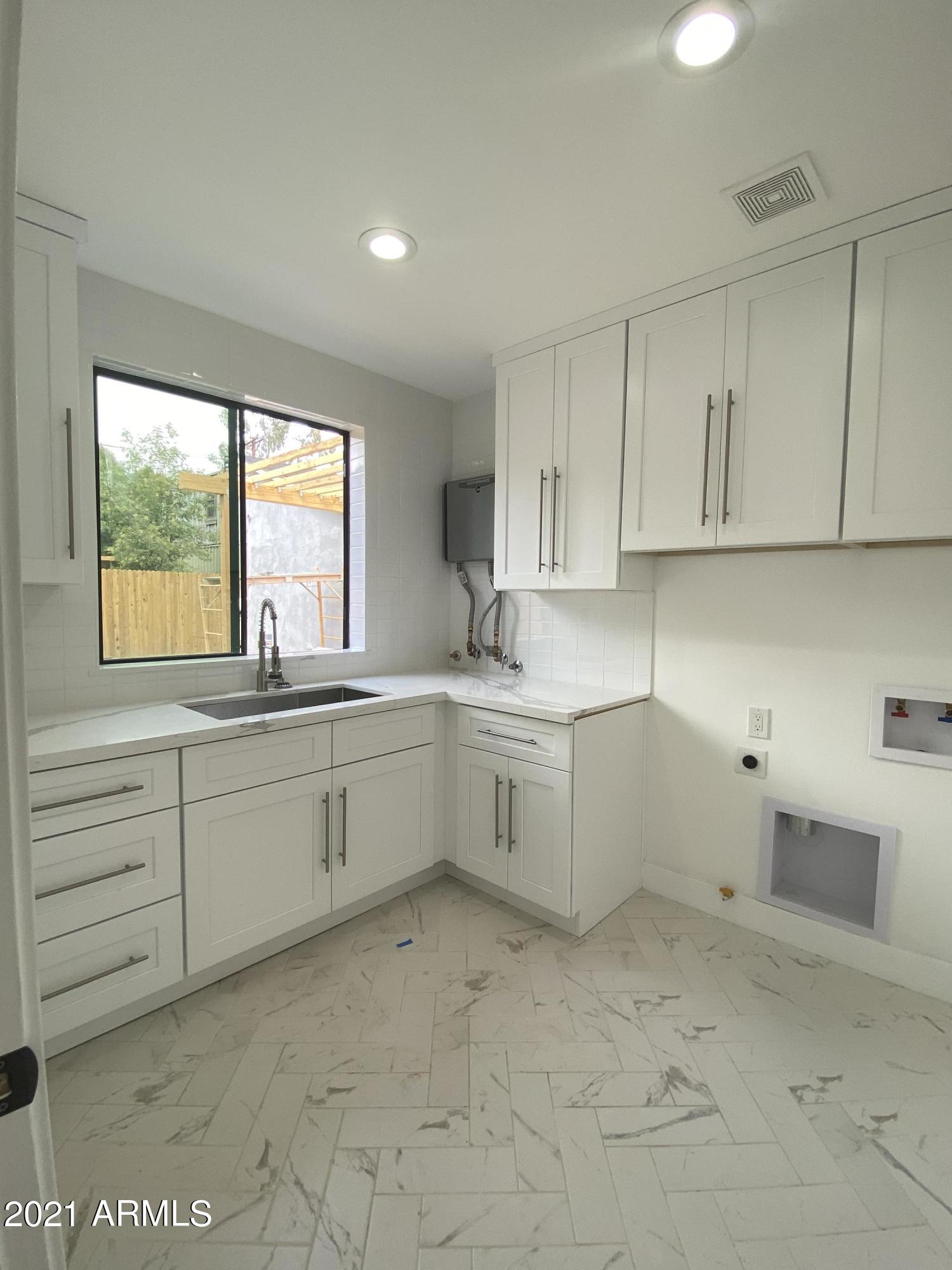 2442 East Osborn Road Phoenix, AZ 85016 - Photo 33 of 39 IMG-6530