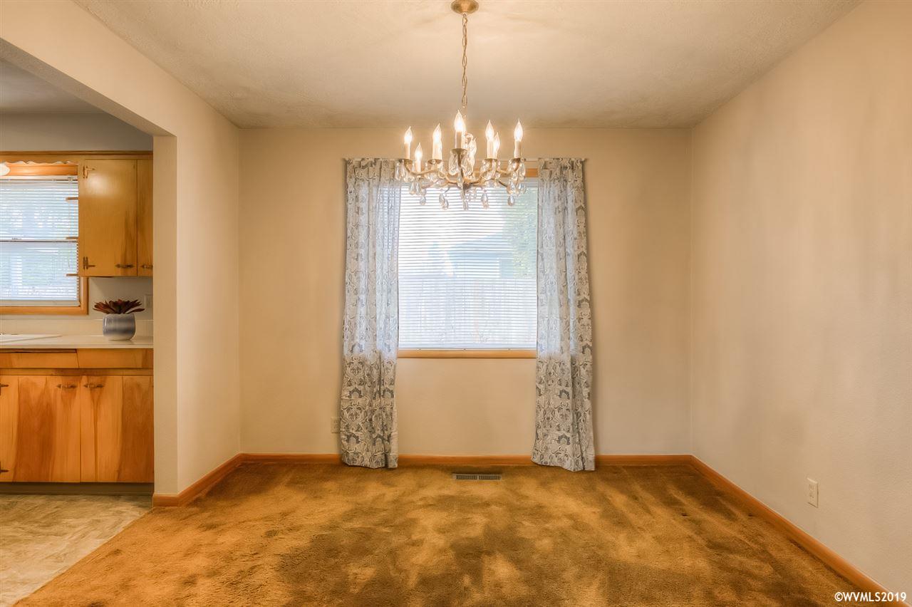 4017 Lone Oak Road Southeast Salem, OR 97302 - Photo 9 of 31 Gallery Image 9