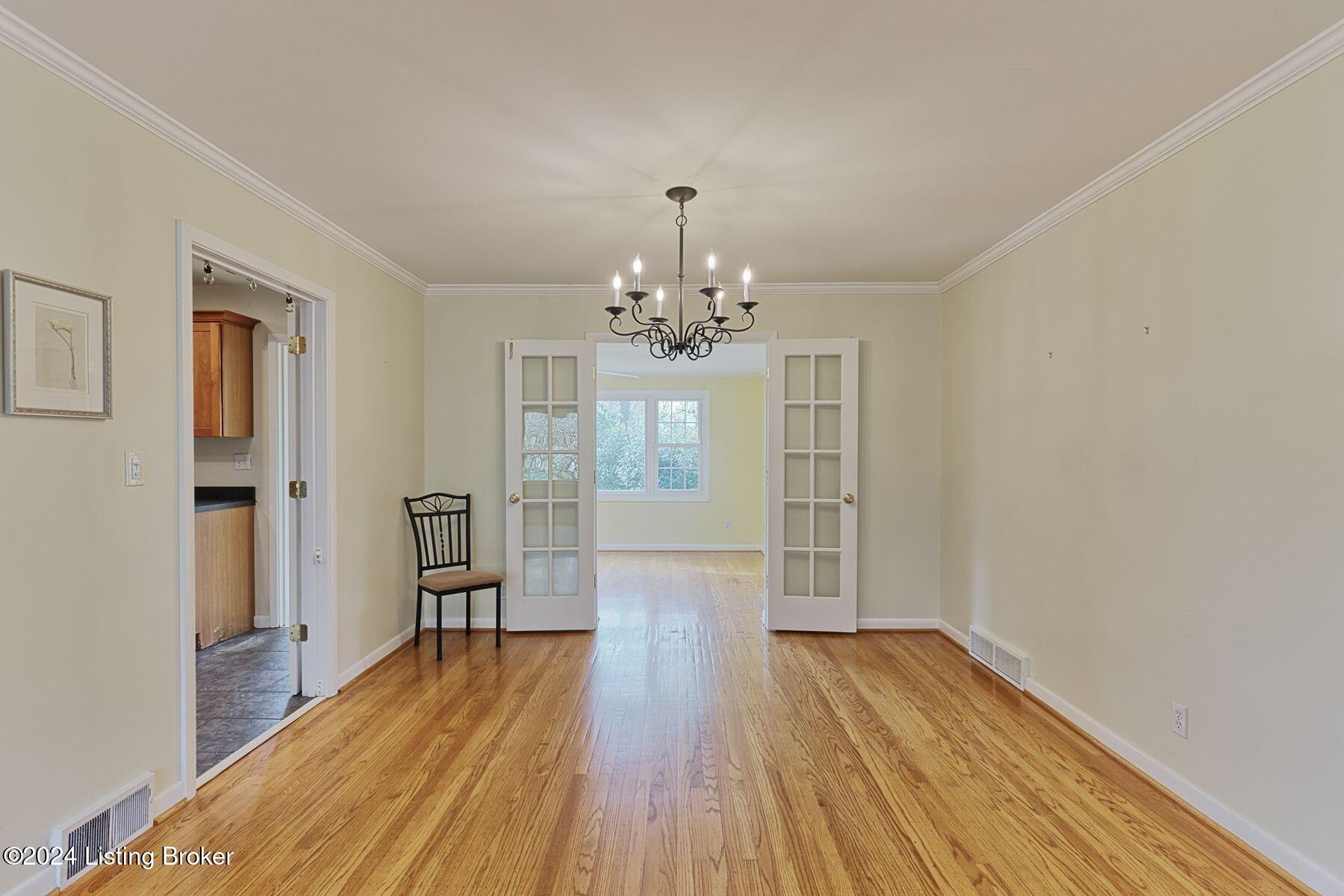 808 Huntington Road Louisville, KY 40207 - Photo 9 of 38 photo_online_009