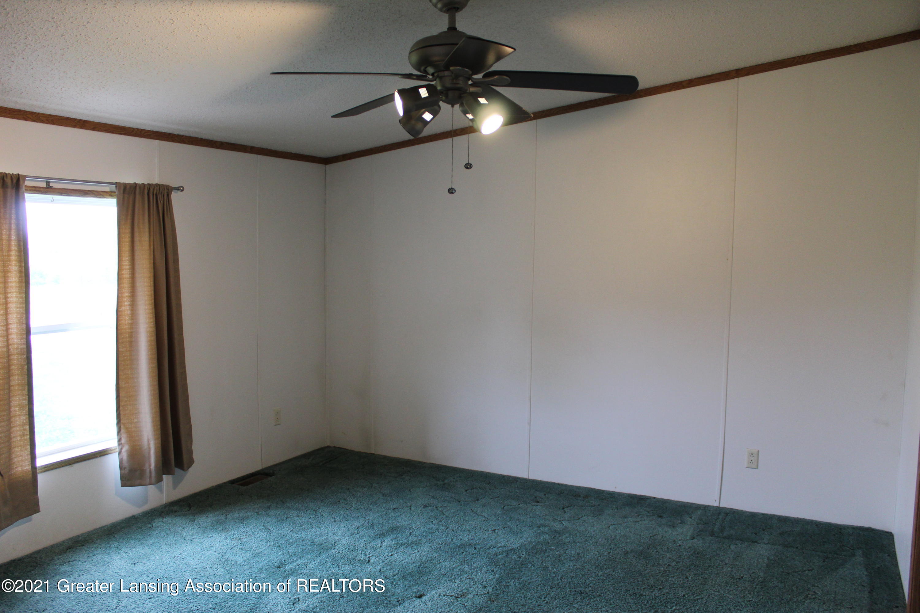 5509 North Chester Road Charlotte, MI 48813 - Photo 15 of 40 15