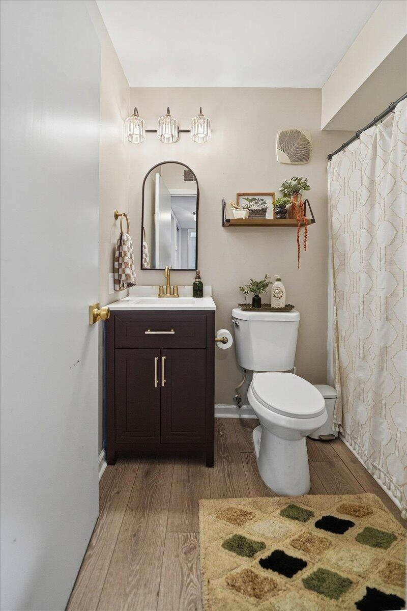 1079 Millpond Road, Unit B Valparaiso, IN 46385 - Photo 16 of 22 800x1200