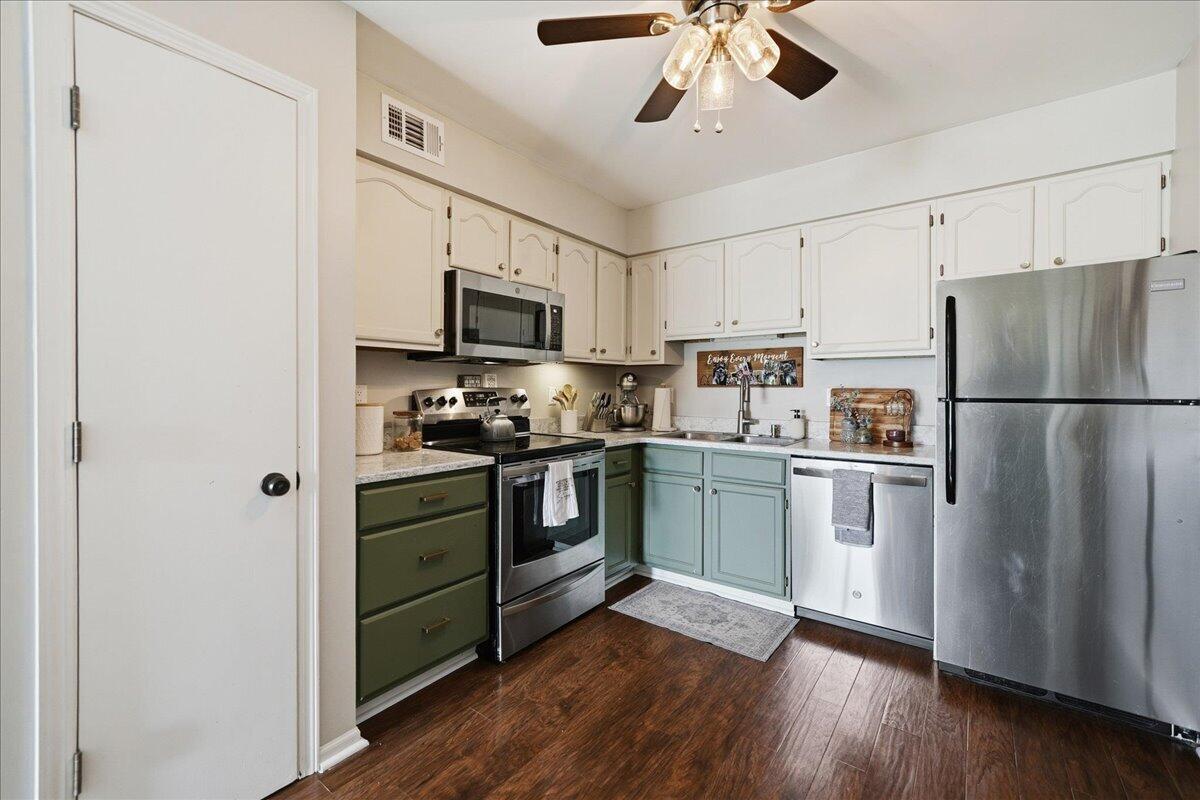 1079 Millpond Road, Unit B Valparaiso, IN 46385 - Photo 6 of 22 1200x800