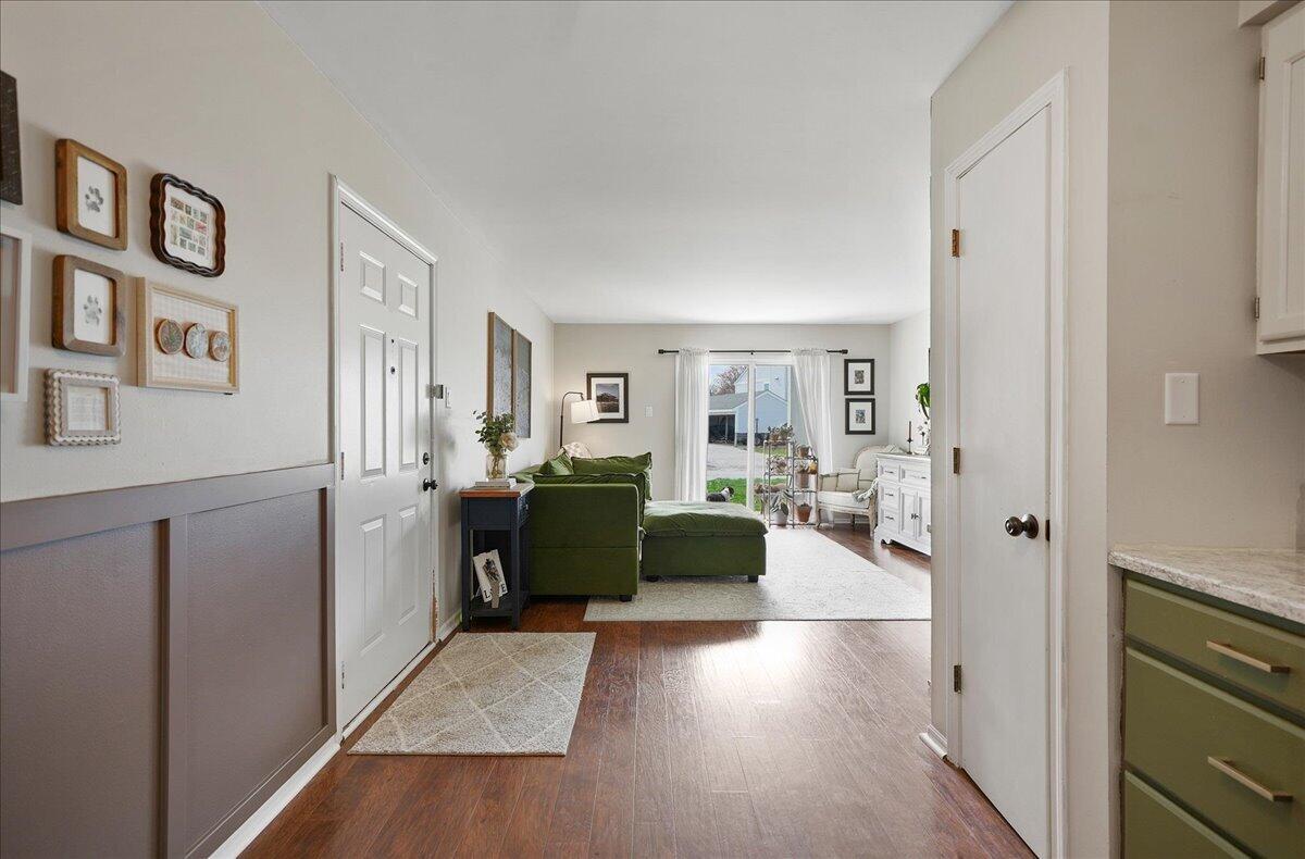 1079 Millpond Road, Unit B Valparaiso, IN 46385 - Photo 9 of 22 1200x790