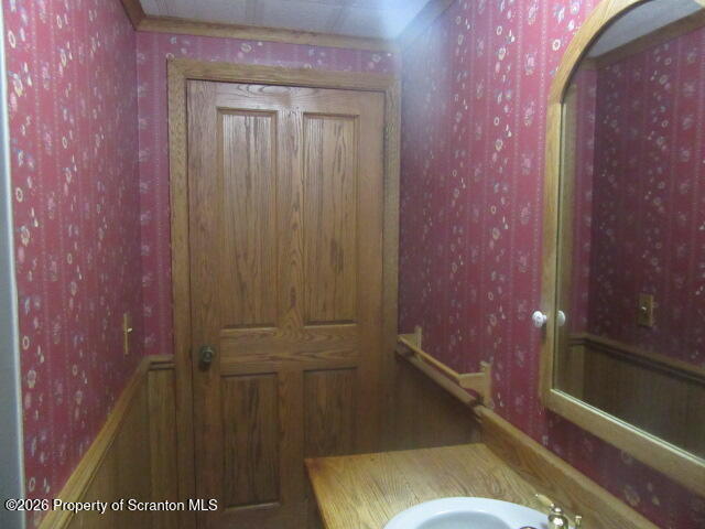 6 Moosic Street Moosic, PA 18507 - Photo 17 of 26 Full Bathroom