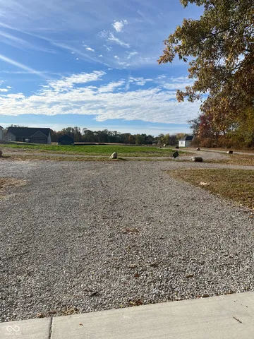 $300,000 | 114 Red Oak Lane, Covington, IN 47932