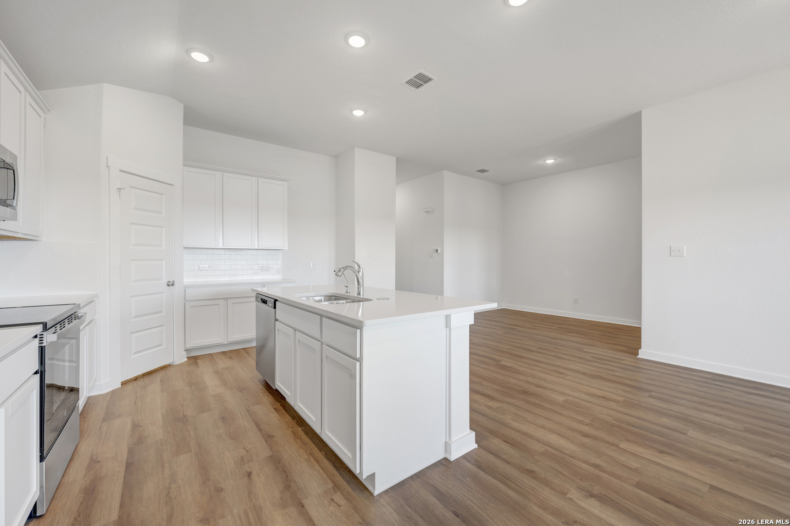 10326 Goodison Drive Converse, TX 78109 - Photo 8 of 55