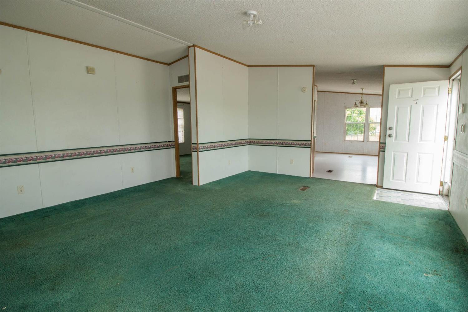 1699 Clintonville Road Paris, KY 40361 - Photo 4 of 11 Photo 4