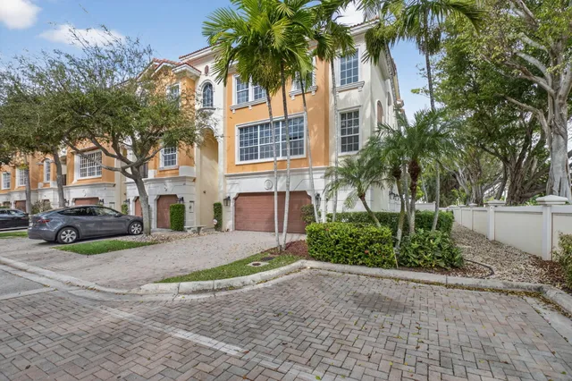 $6,400 | 667 Northeast Trieste Lane, Boca Raton, FL 33487