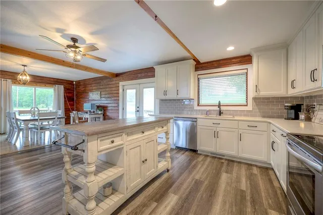 $780,000 | 43 901st Road, Clinton, MO 64735