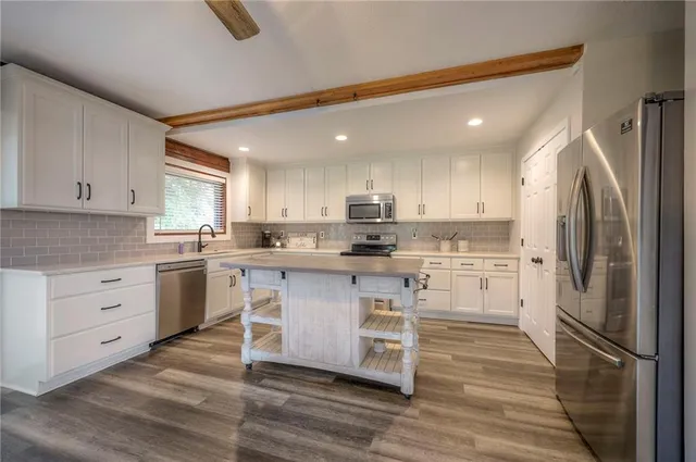 $780,000 | 43 901st Road, Clinton, MO 64735