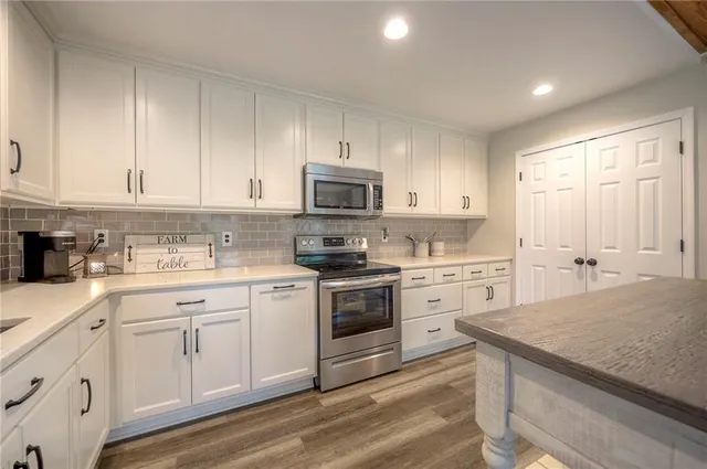 $780,000 | 43 901st Road, Clinton, MO 64735