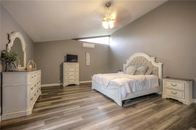 $780,000 | 43 901st Road, Clinton, MO 64735