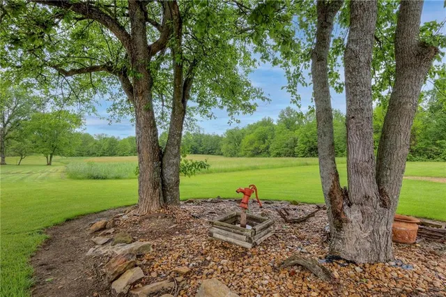 $780,000 | 43 901st Road, Clinton, MO 64735