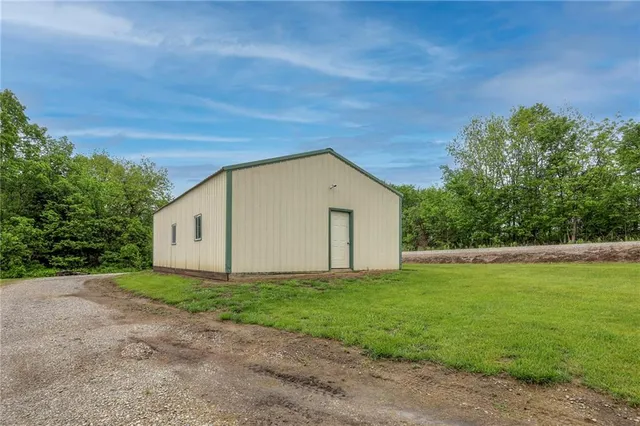 $780,000 | 43 901st Road, Clinton, MO 64735