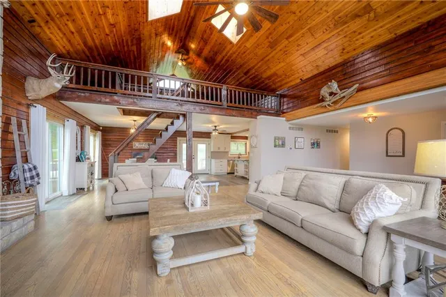 $780,000 | 43 901st Road, Clinton, MO 64735