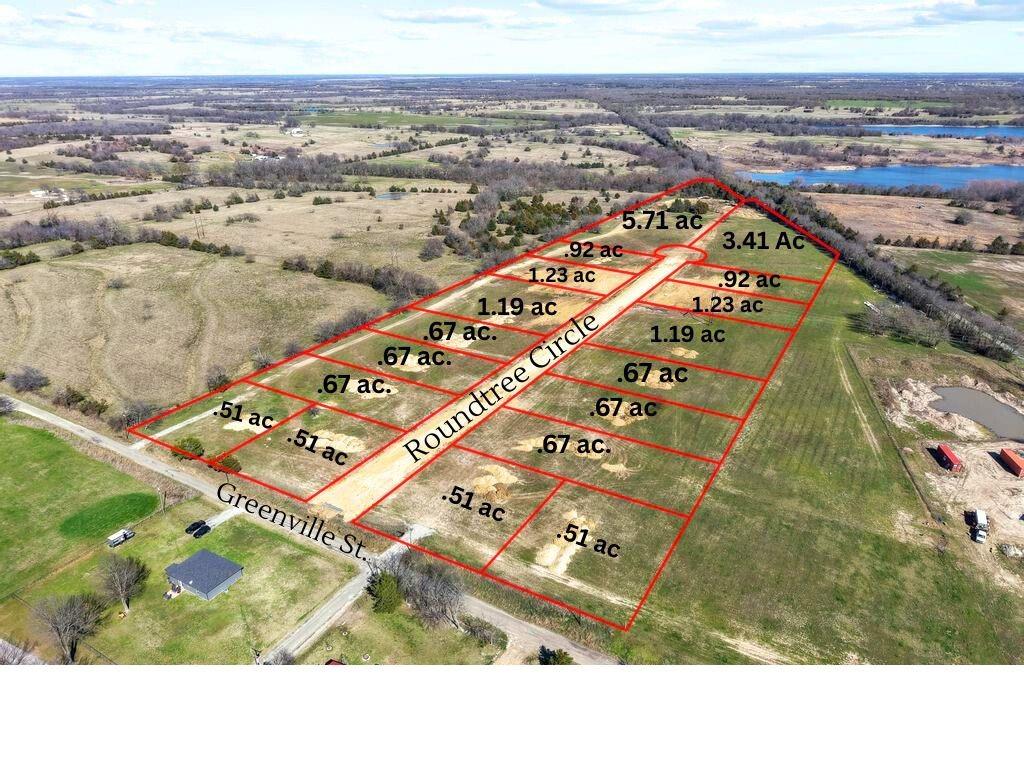 327 Roundtree Circle Wolfe City, TX 75496 - Photo 2 of 11 view of city