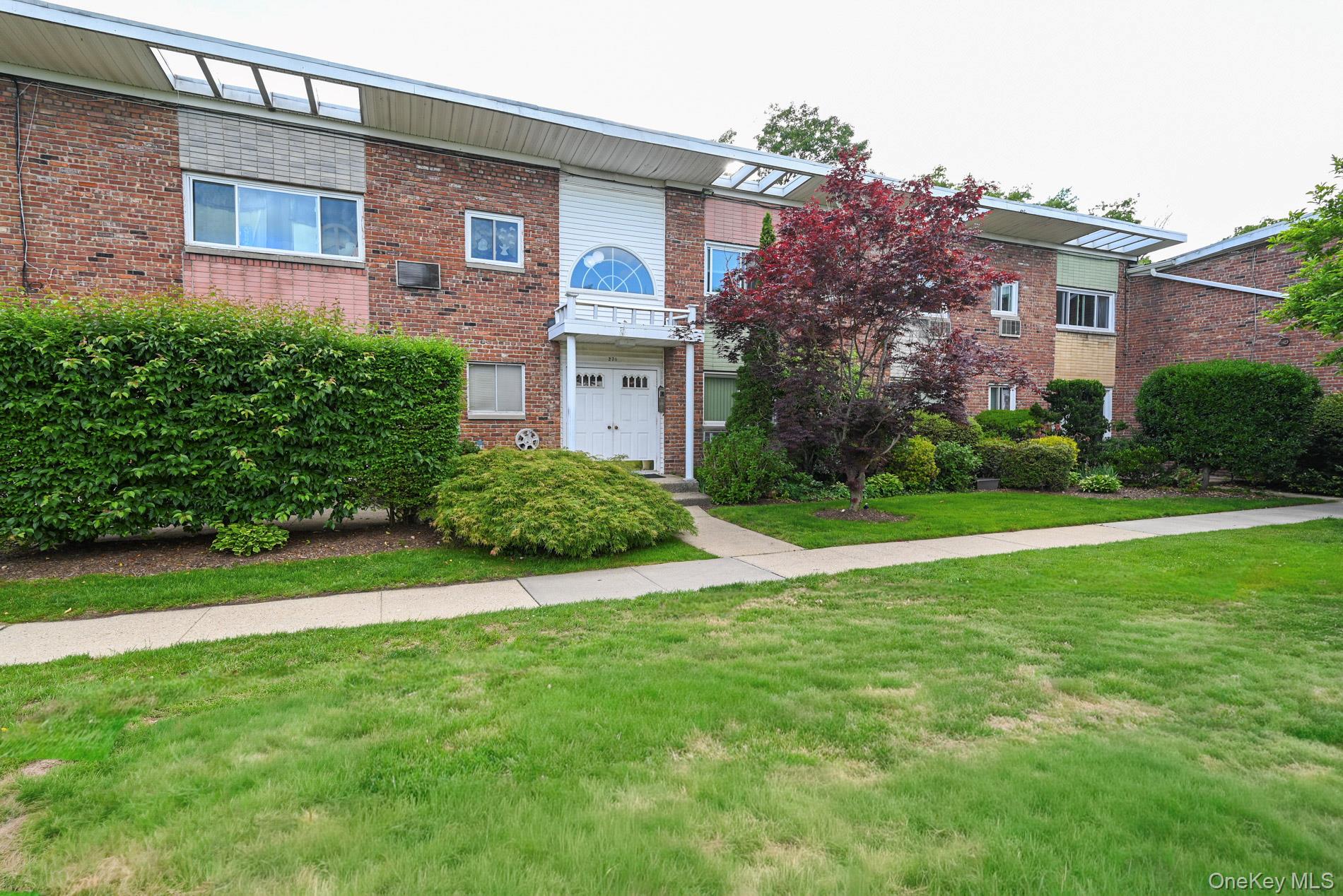 271 North Newbridge Road, Unit 2C Levittown, NY 11756 - Photo 2 of 34