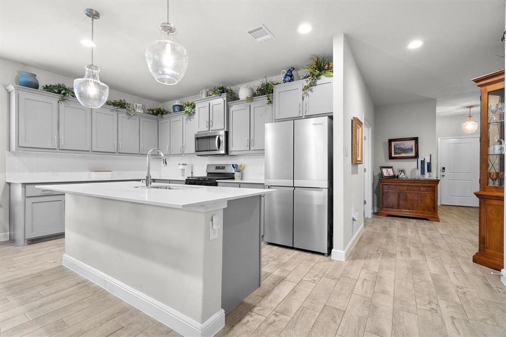 146 Hawksbill Lane Rhome, TX 76078 - Photo 11 of 40 Gallery Image 11