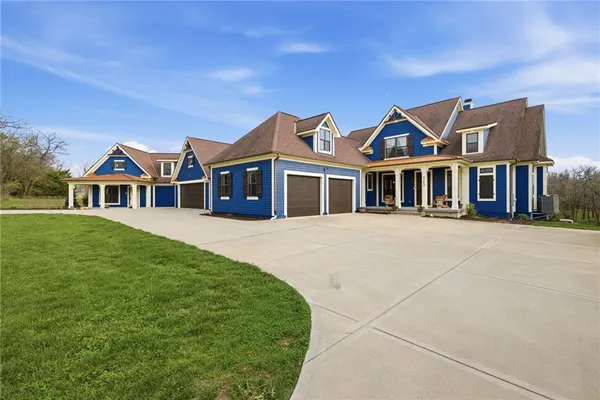 $1,150,000 | 5763 West 335th Street, Louisburg, KS 66053
